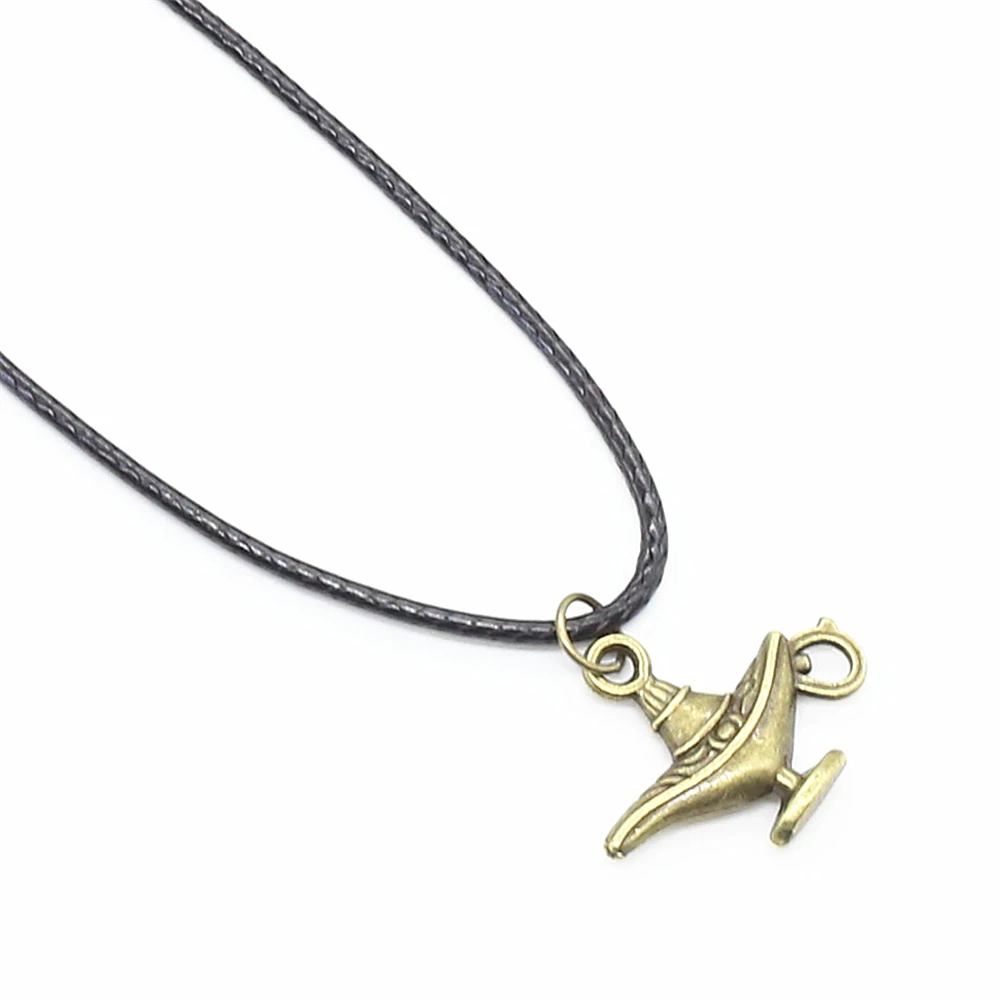 Ожерелье с подвеской из черной кожаной веревки ожерелье сплава и бронзы |