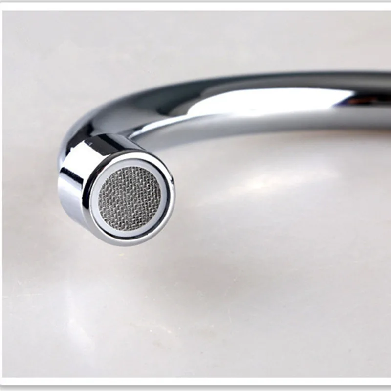 Смеситель для кухонной раковины, ванной или умывальника однорычажный, изготовленный из хромированной латуни, для монтажа на одно отверстие.