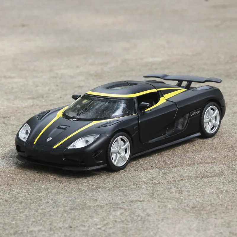 ZXZ 1:32,, Koenigsegg, модель суперавтомобиля из сплава, литая под давлением, игрушечная электронная машина, классические детские игрушки - Цвет: Черный