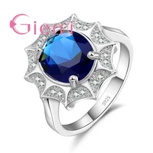 Освещенным ярким солнечным светом Большой кубический цирконий