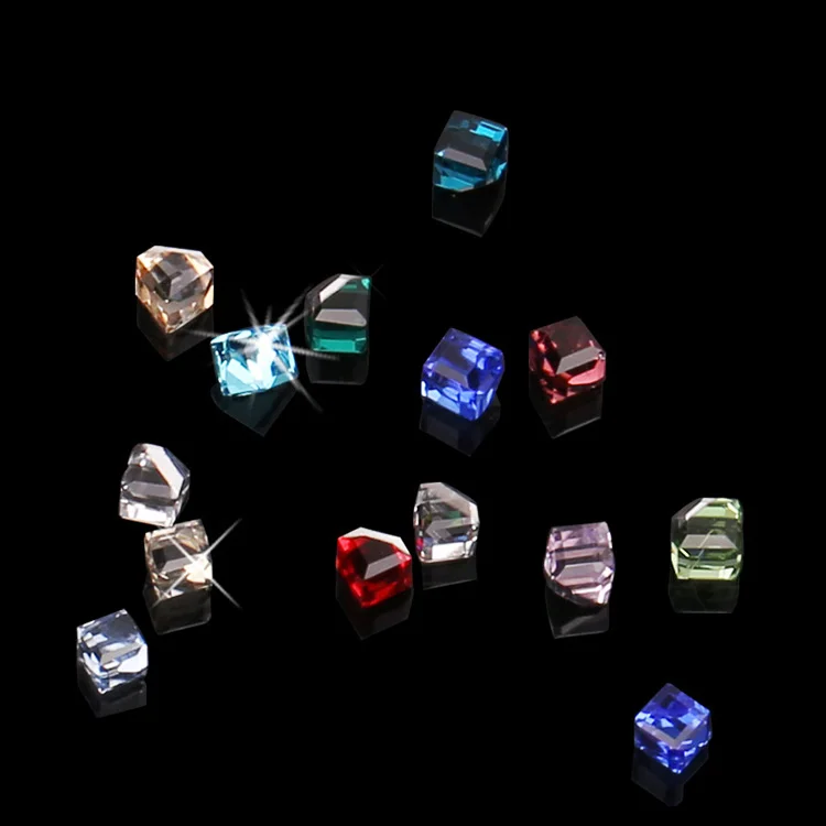 50 шт. смешивания Cube квадратный стекло дизайн ногтей кристалл наивысшего качества ногтей стразами дизайн ногтей аксессуары Последний гвоздь подвески