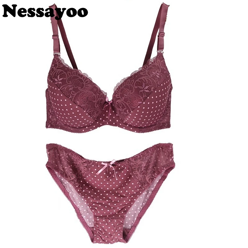 Женский комплект кружевного нижнего белья размеры 40-42