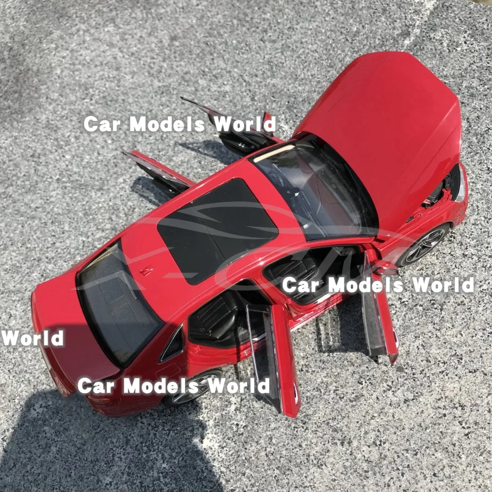 Литая под давлением модель автомобиля для всех новых A4L 2017 1:18 (красный) + маленький