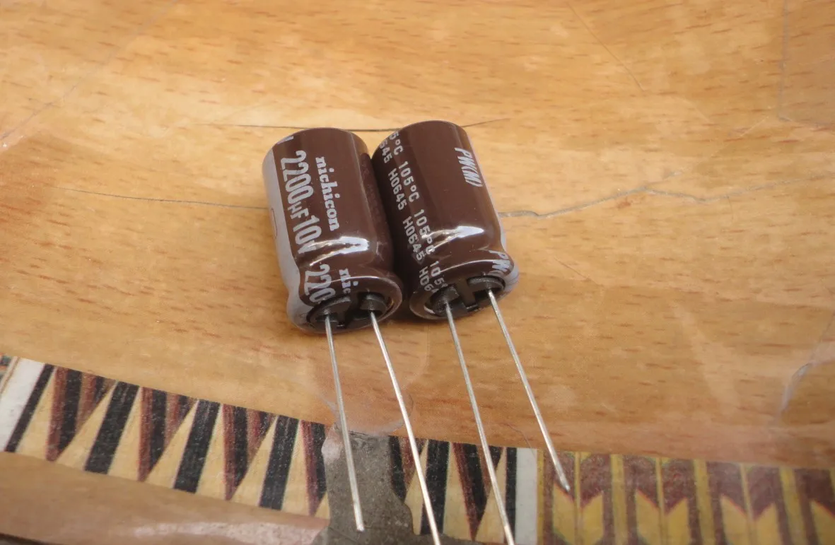 50PCS/lot Import Nichicon electrolytic capacitors 10V series PW long life of 105 degrees free shipping