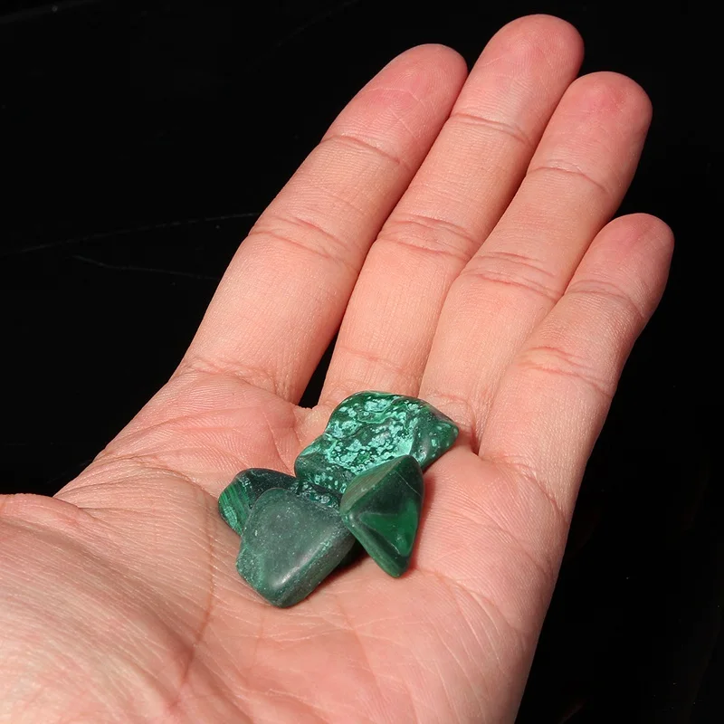 

KiWarm Beautiful Chrysocolla Tumbled Stones Malachite Healing Crystal Gemstone For Fish Tank Aquarium Flowerpot Decor 20-30mm