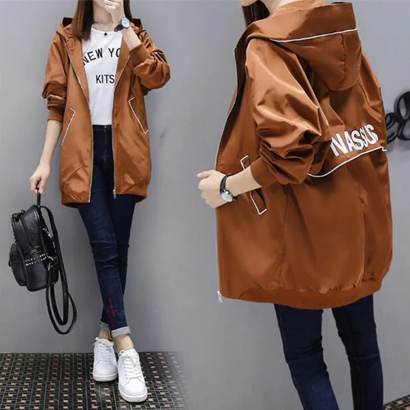 Женская ветровка осенняя куртка большого размера с капюшоном свободная
