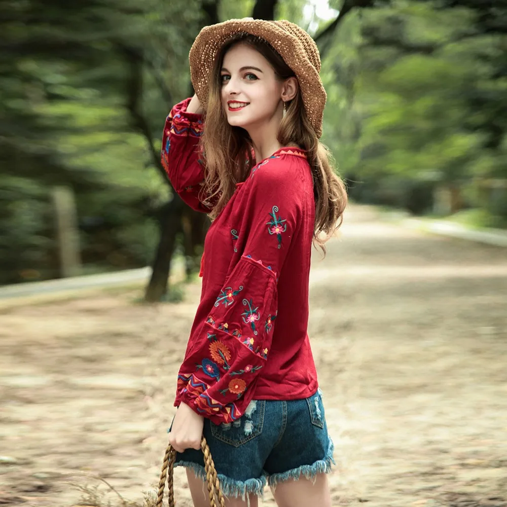 Женская хлопковая рубашка в богемном стиле с цветочным принтом и длинным рукавом - Фото №1