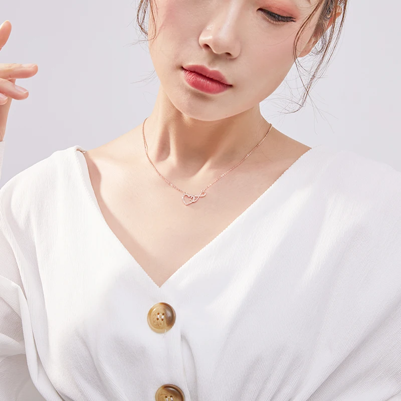 Xinwei wholesale Small love necklace female hollow heart pendant clavicle chain simple ins cold lover gift | Украшения и