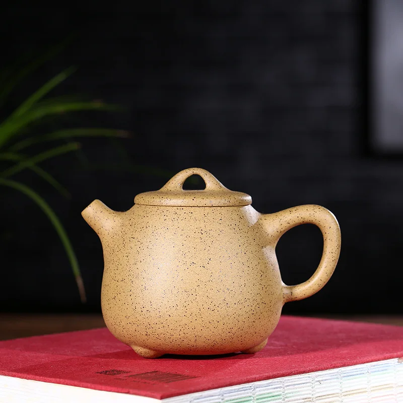 

Purple Sand Pot Handmade Raw Mine Sesame Sesame Section Mud High Stone Pot Kungfu Teapot Teapot Gift One Substitute