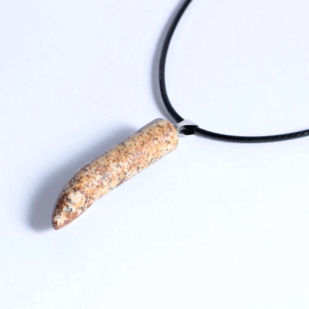 Новые поступления Природный Гранит камень Талисманы с Черный кожаный Полумесяца