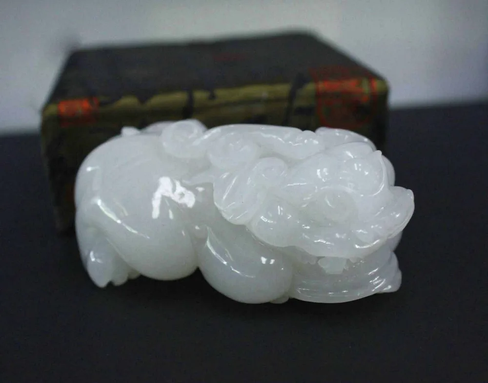 

8cm China XinJiang 100% Hetian Jade Jadeite Pi Xiu Beast Foo Dog Pendant