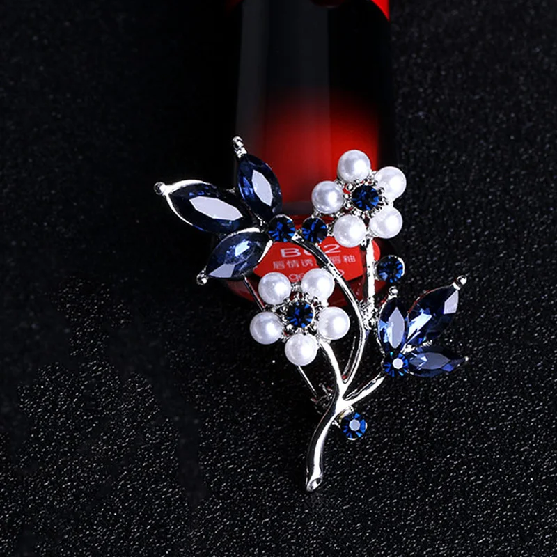 Изысканная темпераментная брошь с синим кристаллом физиология Хвойная Женская