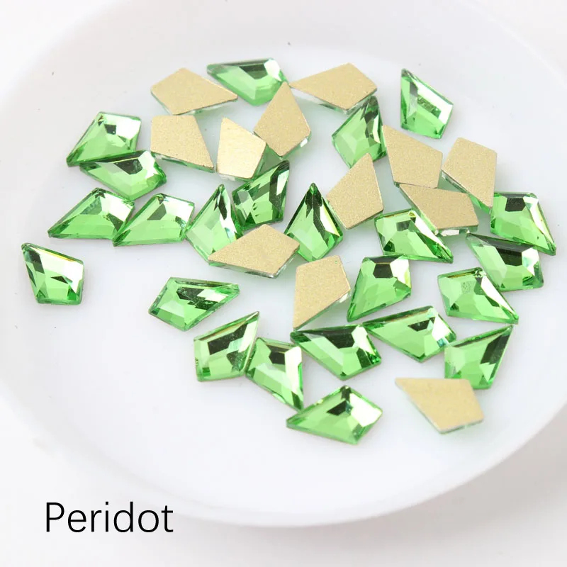 Peridot Маленькие стразы в форме стрелы для дизайна ногтей, 30/100 шт./лот, 5,5x8,5 мм, плоские с оборота цветные камни для 3D украшения ногтей - Цвет: Peridot
