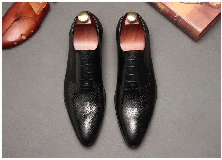 Новинка Мужская обувь из змеиной кожи в британском стиле Обувь с острым носком на