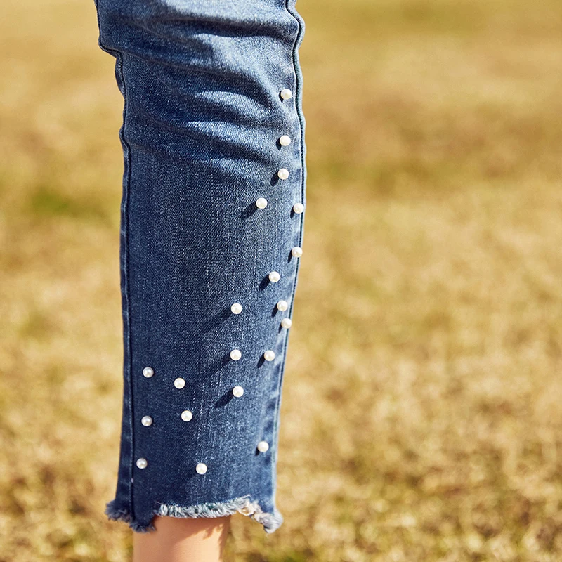 Женские джинсы карандаш ARTKA с жемчужными заклепками длиной до щиколотки для