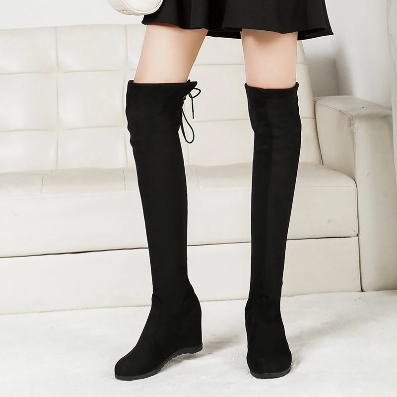 Мотоциклетные сапоги женские выше колена на танкетке женская черная обувь из