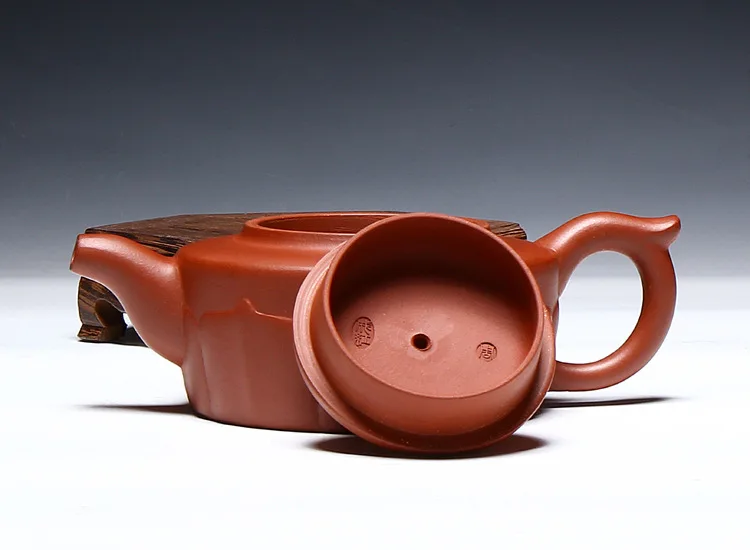 

240cc Yixing Authentic Purple Clay Tea Pot Master Handmade Qingshui Lotus Kettle Teapot Purple Sand Ceramics Kung Fu Tea Set New