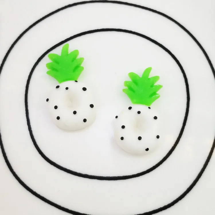white pineapple 10 шт./Партия DIY Смола ремесло милые плоские пластмассовые кабошон каваи моделирование пищи пиццы украшение корпуса телефона амулеты скрапбукинга - Цвет: white pineapple