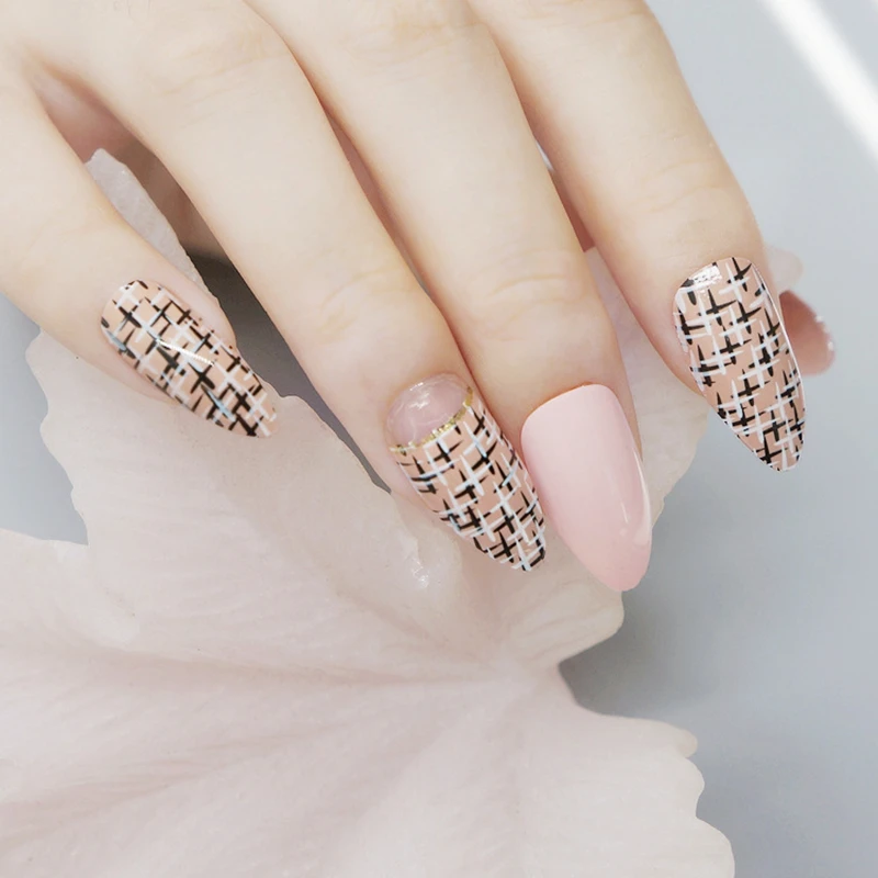 Z128 Wholesale Artificial Fake Nails Black White Cartoon False Nails Tip Acrylic Stiletto Nails Japanese Style Lady Manicure Tool - Цвет: Z128