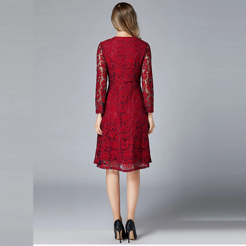 Женское летнее платье с цветочным принтом длинное большого размера V-образным