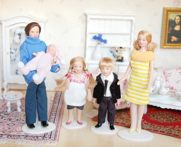 

A03-X038 children baby Toy 1:12 Dollhouse mini Furniture Miniature rement Accessories doll Yellow dress lady 1pcs