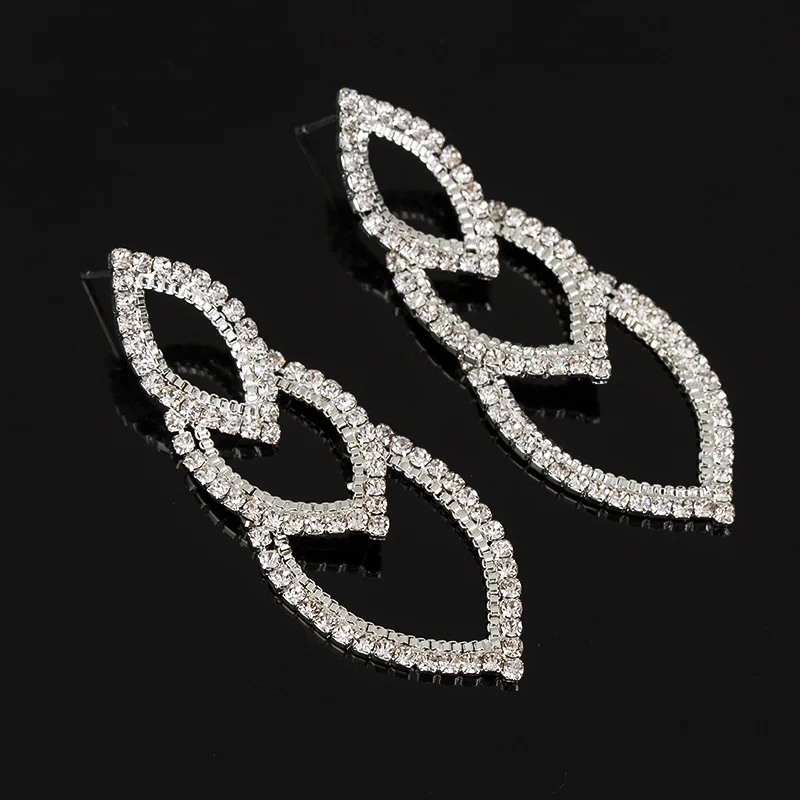 Серьги с кристаллами геометрическое украшение красивые темпераментные женские