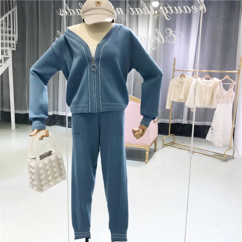 Женский трикотажный спортивный костюм ALPHALMODA длинные брюки карандаш с V образным