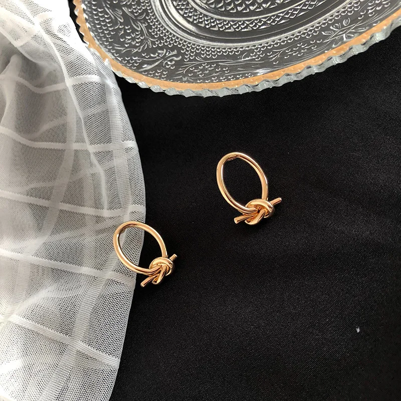 

Alloy Bow Stud Earrings Cool Girls Small Knot Earrings Metal Ear Jewelry Fashion Women Popular Stud Earrings Accessory Gift