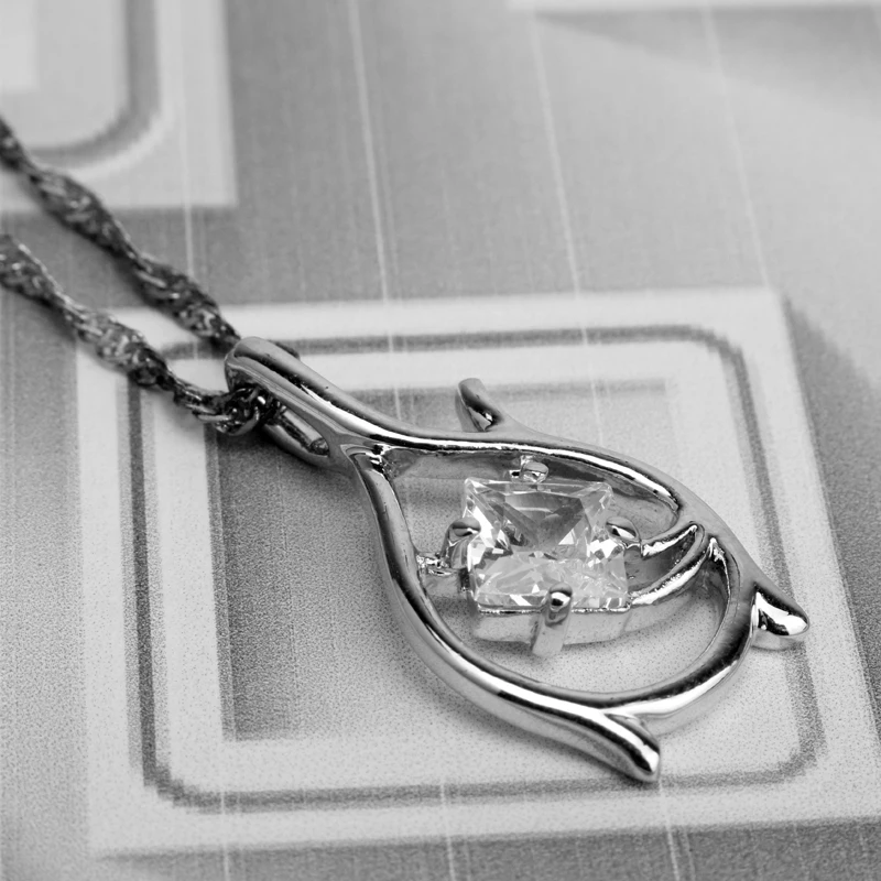 Женские Модные ювелирные изделия Аксессуары Подвески Ожерелья Стразы skyrim