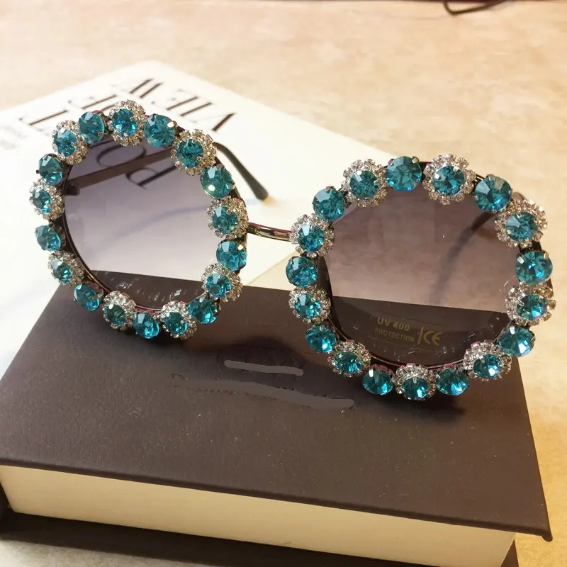 Женские солнцезащитные очки в оправе из сплава с кристаллами роскошные