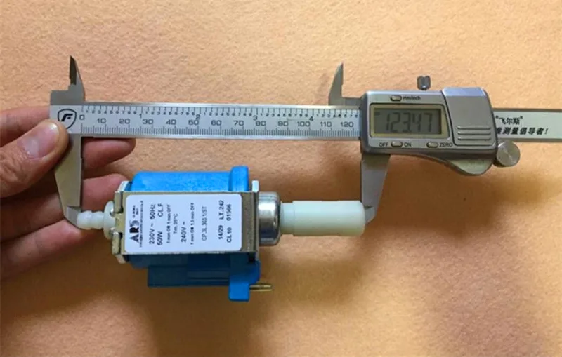 Паровой утюг электромагнитный насос Модель CP4SP напряжение 230 240V 50Hz мощность 50