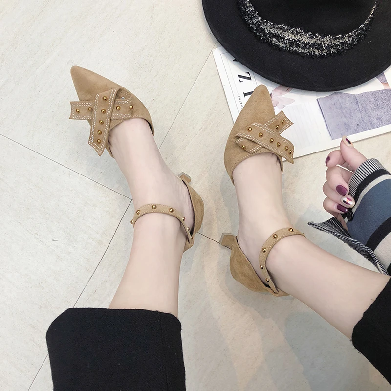 Женские сандалии на высоком каблуке с ремешком щиколотке острым носком из