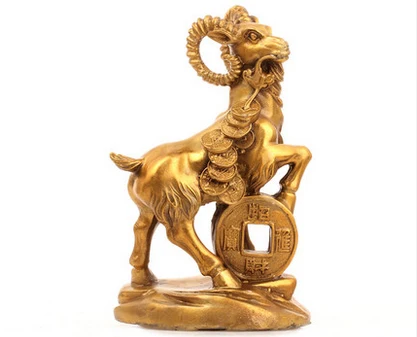 Китайский фэн шуй благоприятный овец/коз стоя на сокровище для богатства