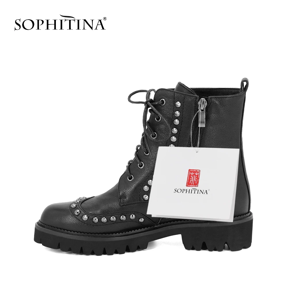 Ботильоны SOPHITINA из натуральной кожи с круглым носком заклепками на квадратном