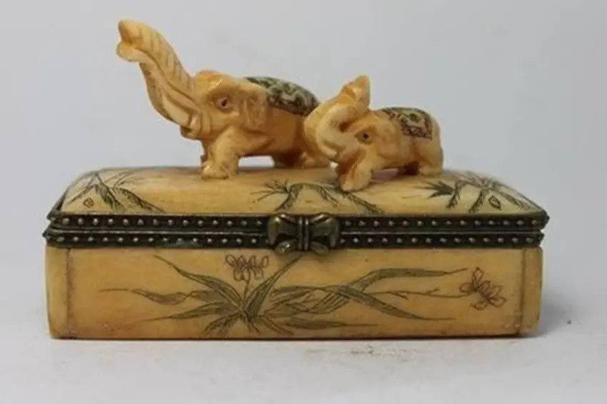

CHINESE OLD Bovine bone HAND PAINTING ELEPHANT JEWEL BOX Free shipping