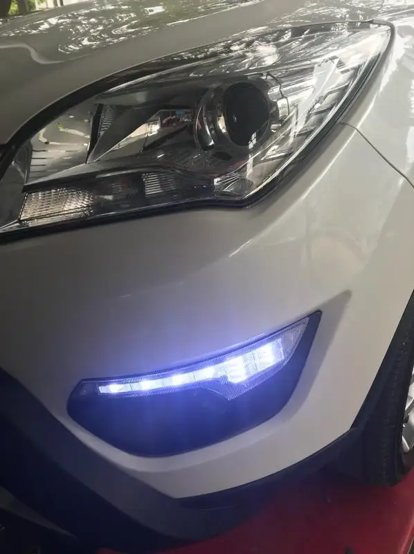 Светодиодный дневной ходовой светильник DRL для Changan CS35 2013 с желтым поворотом и затемнением
