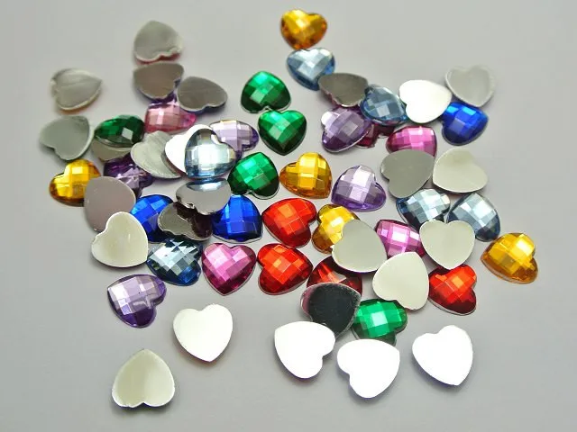 Акриловые граненые сердечки разных цветов без отверстий 12 мм х 100 шт. аксессуары