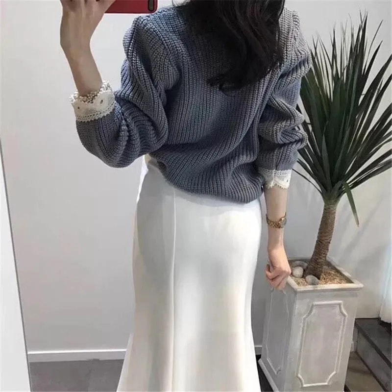 Женский трикотажный кардиган TWOTWINSTYLE осенний белый лоскутный кружевной свитер с