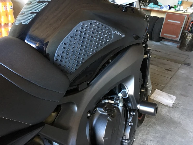 Противоскользящие подушечки для бака MTImport FZ6 N боковые газовые защиты колена