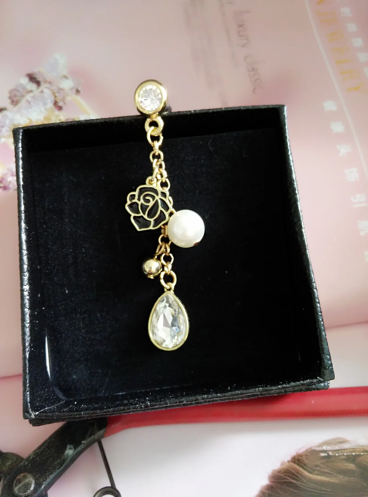

3.5mm Exclusive new roses crystal water droplets pendant phone dust plug