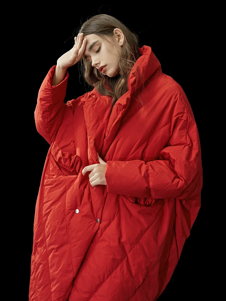 Женский пуховик LYNETTE'S ультрасвободный белый белого цвета с 90% пухом утки зимний