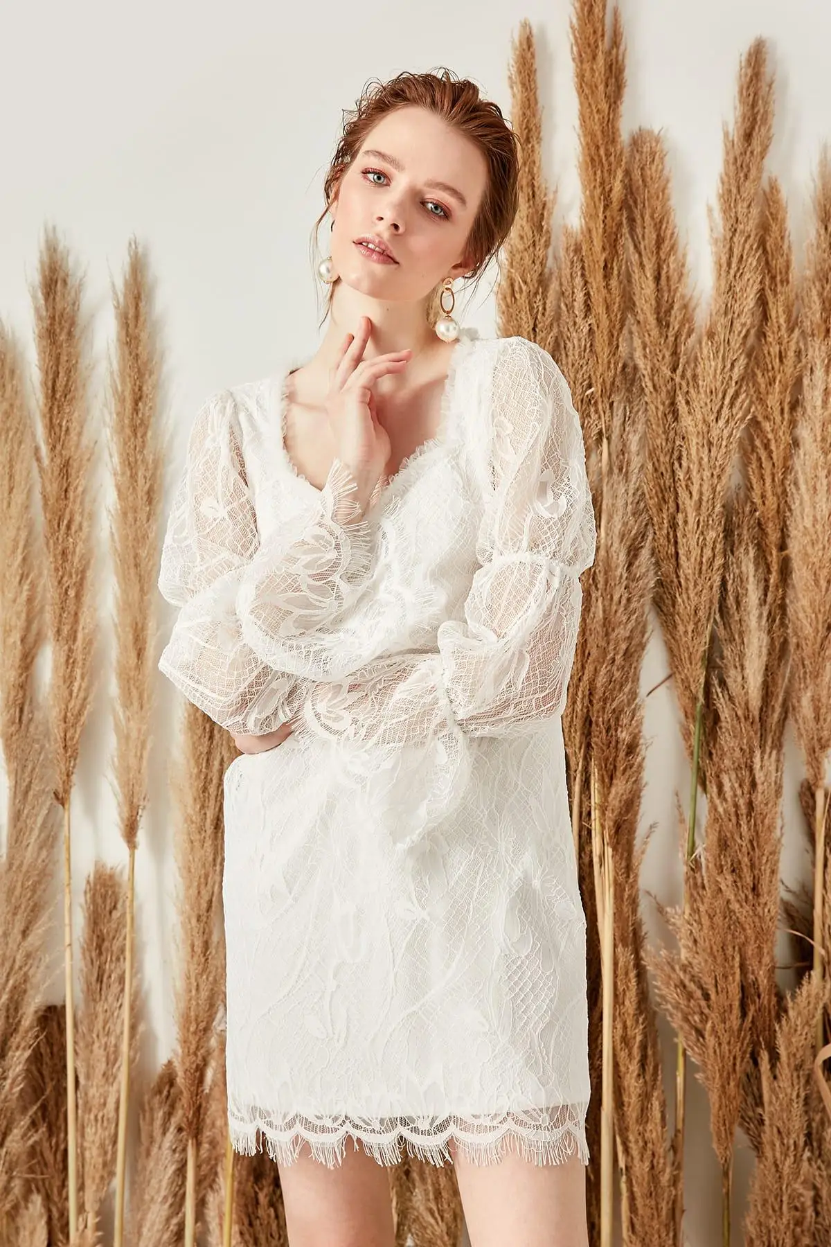 Trendyol экрю с кружевной отделкой TPRSS19BB0241|Женские платья| |