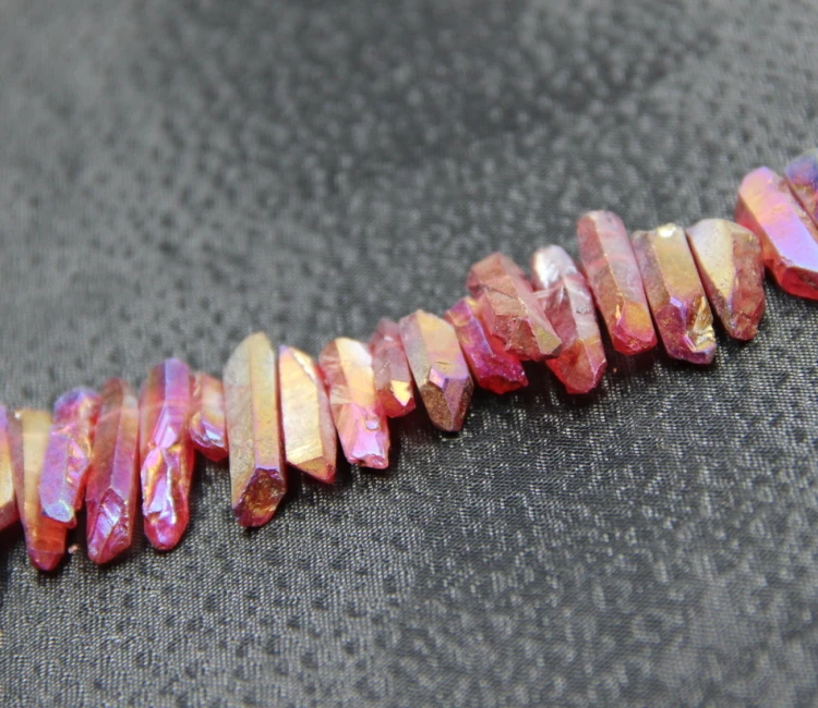 Ожерелье из натурального радужного бордового кварца подвеска с заостренными