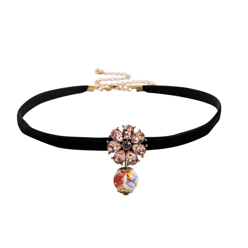 Kissme уникальное ожерелье-чокер из смолы с кристаллами в виде цветов и