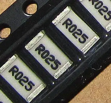 

LRC-LRF2010LF-01-R025-F 2010 0.025R 1% SMD CHIP RESISTOR NEW