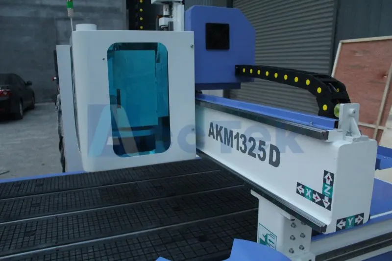 Китайский CE сертифицированный дешевый деревообрабатывающий фрезерный станок 1325