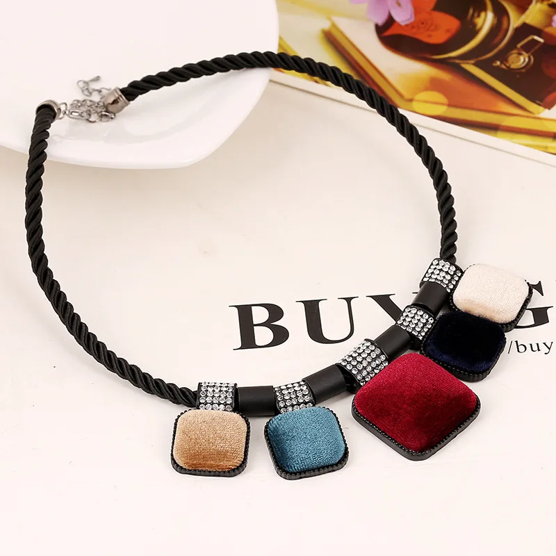 Luxury birthday gift Winter new Korean velvet big European and American short necklace female exaggerated diamond jewelry manufa | Украшения