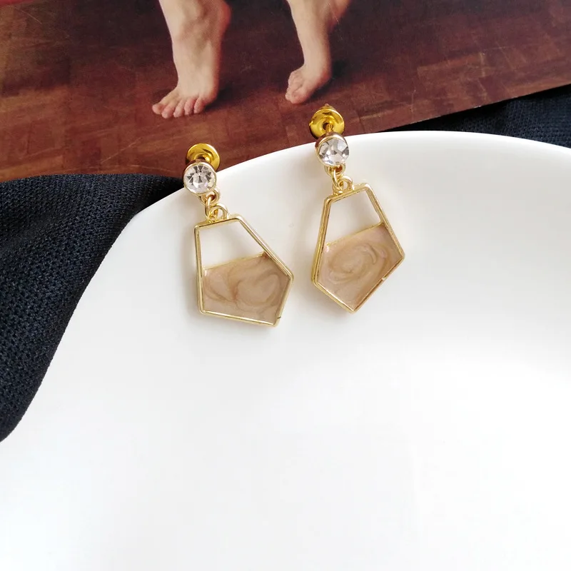 Contrast Irregular Polygon Geometric Clip Earrings Without Piercing Earrings For Women Lady Red Grey Stone Earrings Non Pierced