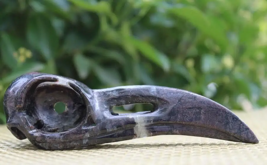 

Natural Flash stone Raven Skull Pendant,Crow Skull,Crystal Healing
