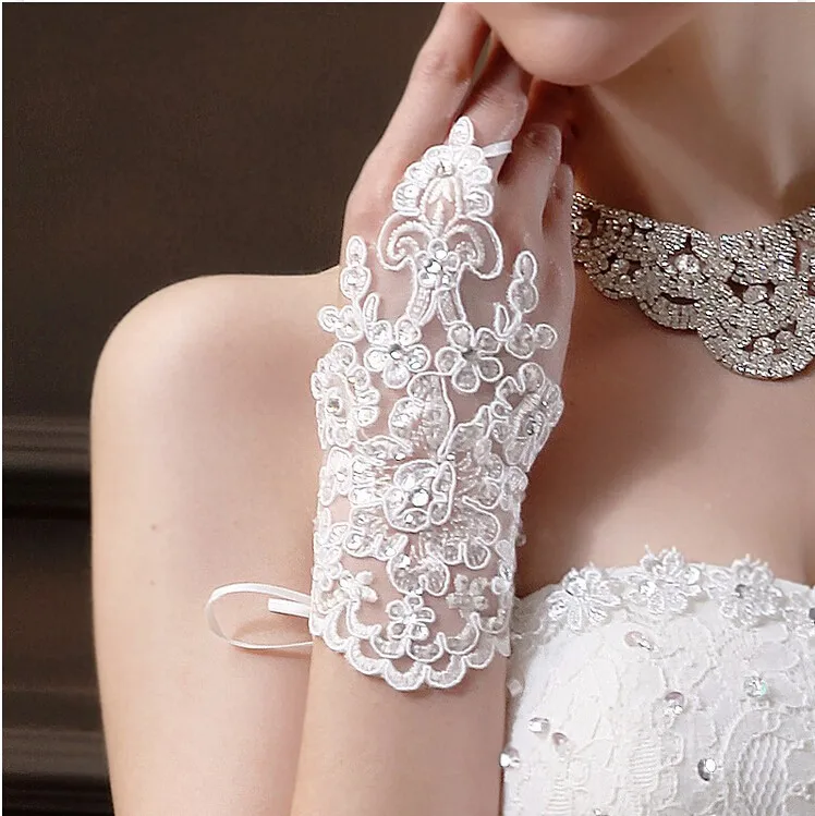 

2018 Cheap Size ivory Fingerless Rhinestone Lace Sequins Short Bridal Wedding Gloves Wedding Accessories